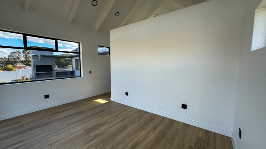 5 Bedroom Property for Sale in Woodland Hills Bergendal Free State